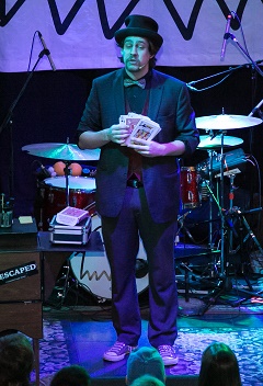 Magician Chris Yantek